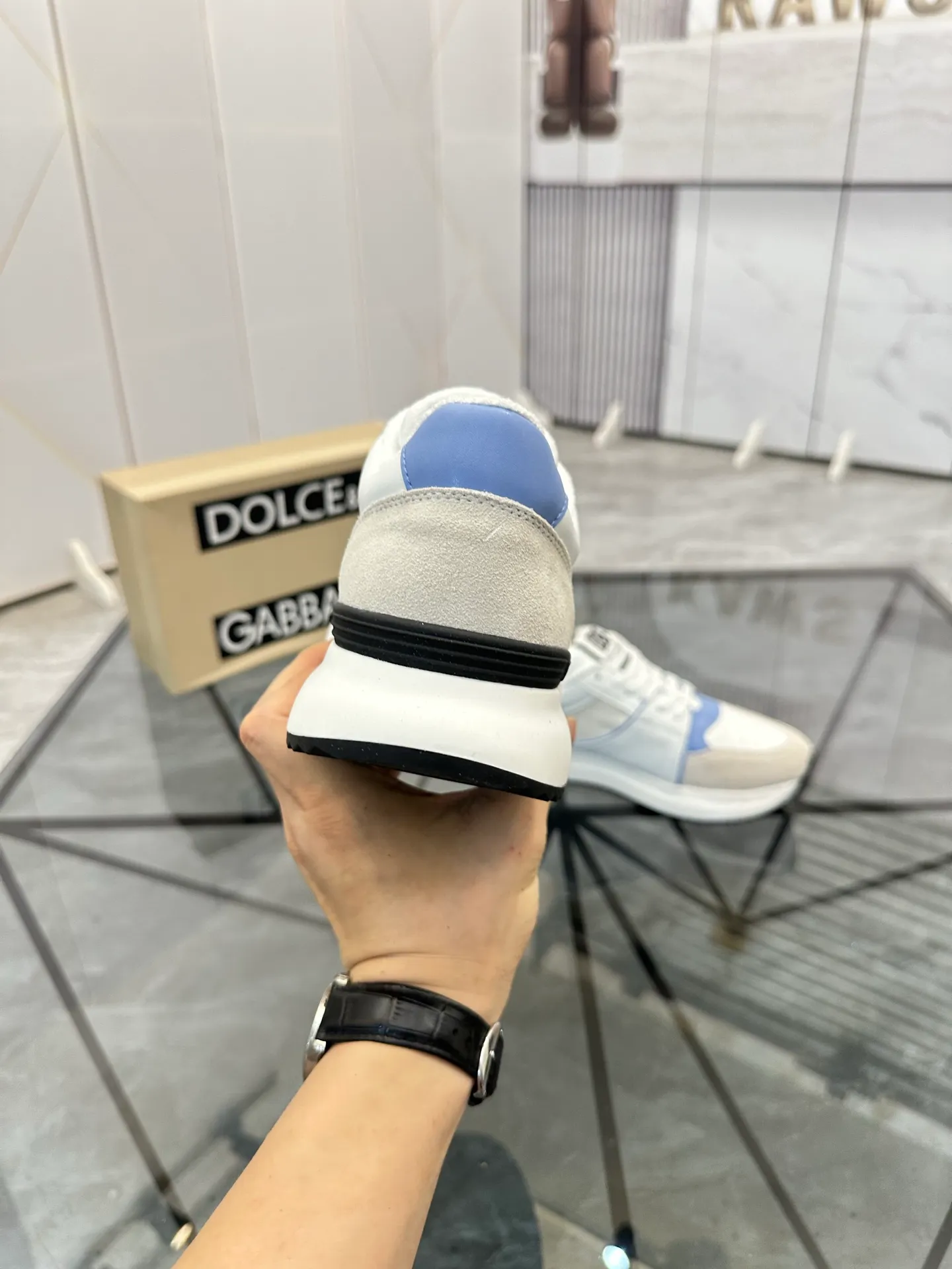 Selling men's shoes 💰: 💰P480¥ Product trademark: DG* "Dolce & Gabbana*" low-top casual shoes Regular size: 38-45 (can be customized to 46) Product material: imported cowhide upper, breathable lining, original outsole. Number: 803